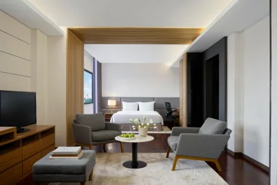 Studio Deluxe Queen — Oakwood Hotel & Apartments Saigon